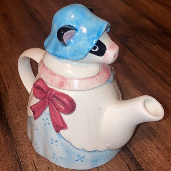 Vintage Hand Painted Cow 🐄 Wearing Bonnet Miniature Tea Pot - Picture 4 of 7